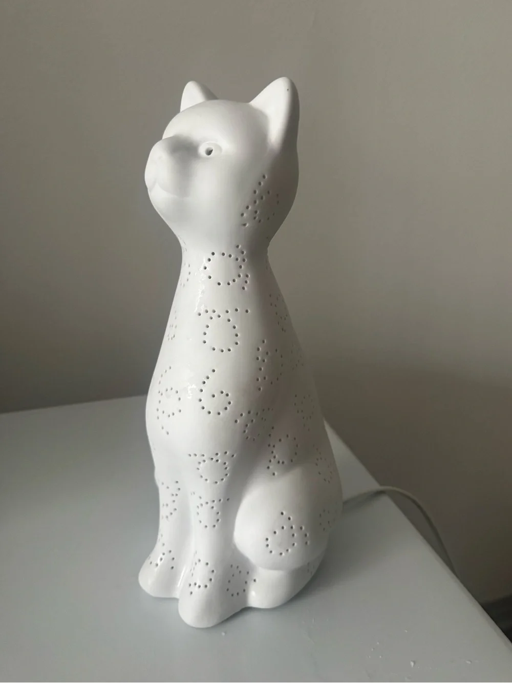 White Porcelain Cat Table Lamp
